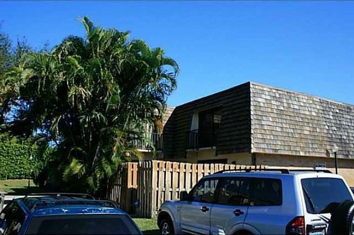 2nd image of 212 Woodland Rd