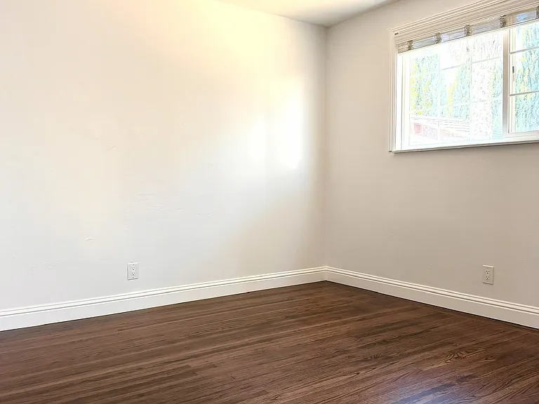 4121 Doane St — Photo 18