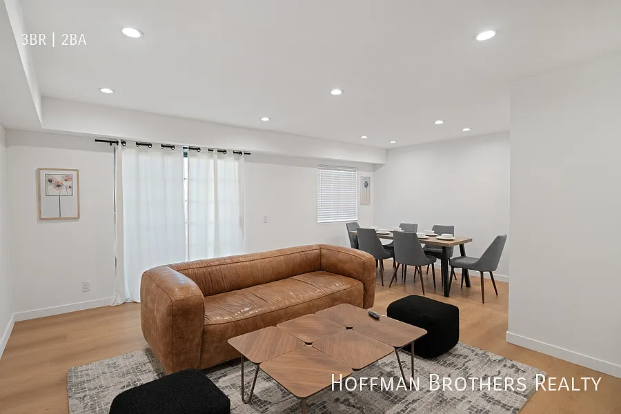 7441 Hazeltine Ave Van Nuys, CA 91405 — Photo 1