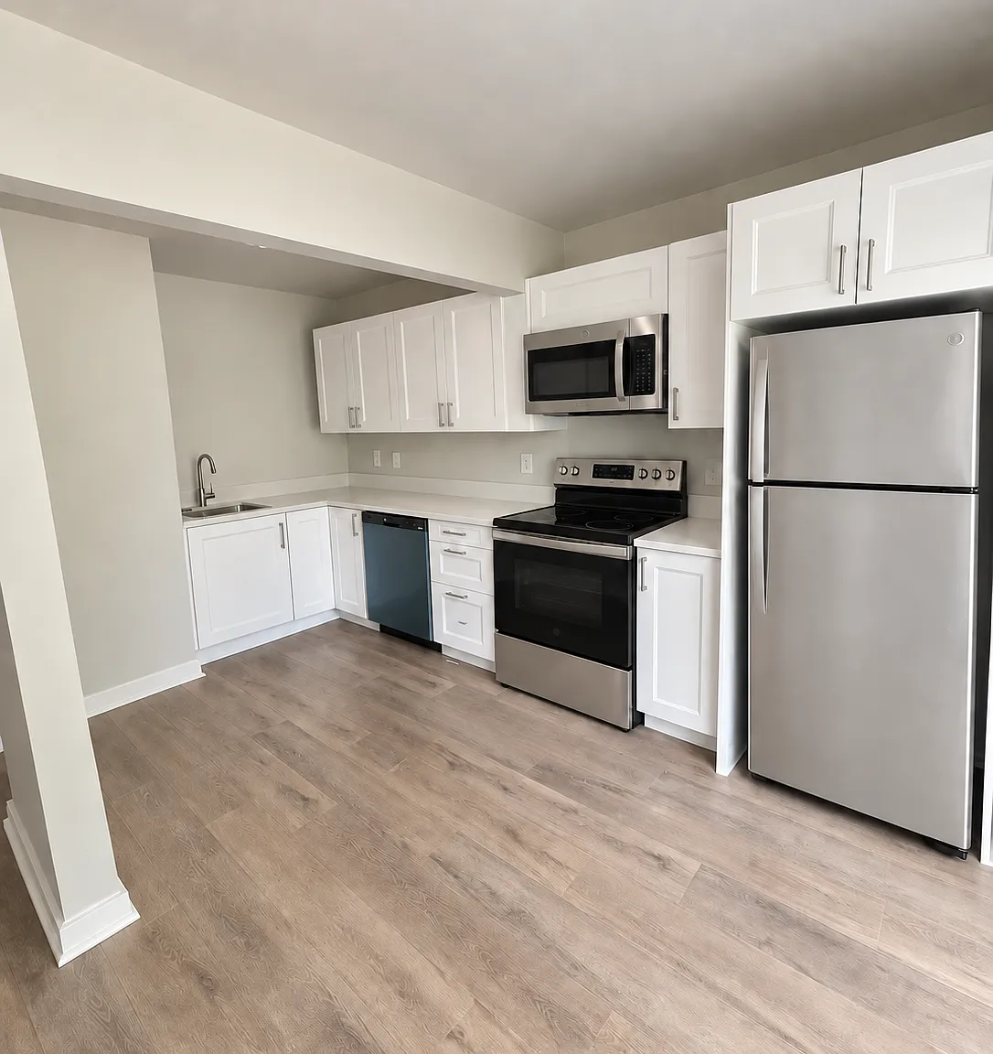 3 bed, 1.5 bath, 1034 sqft, $1,975 — Photo 4
