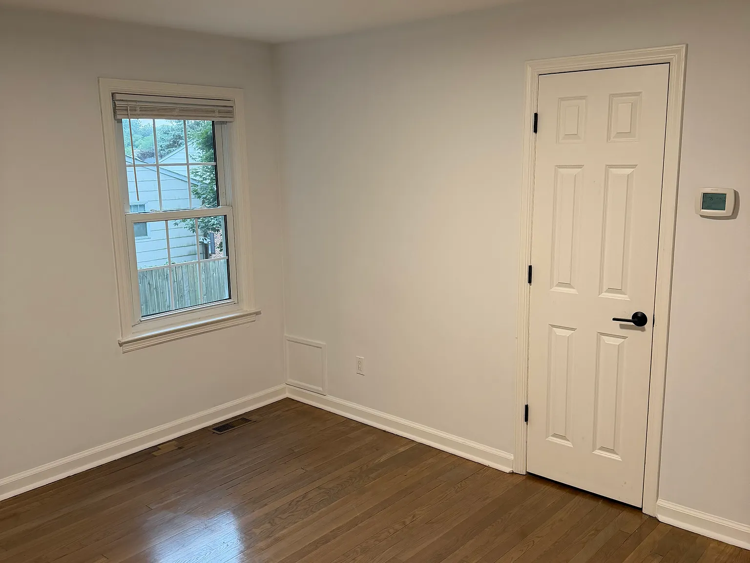 2 bed, 1050 sqft, $3,400 — Photo 4