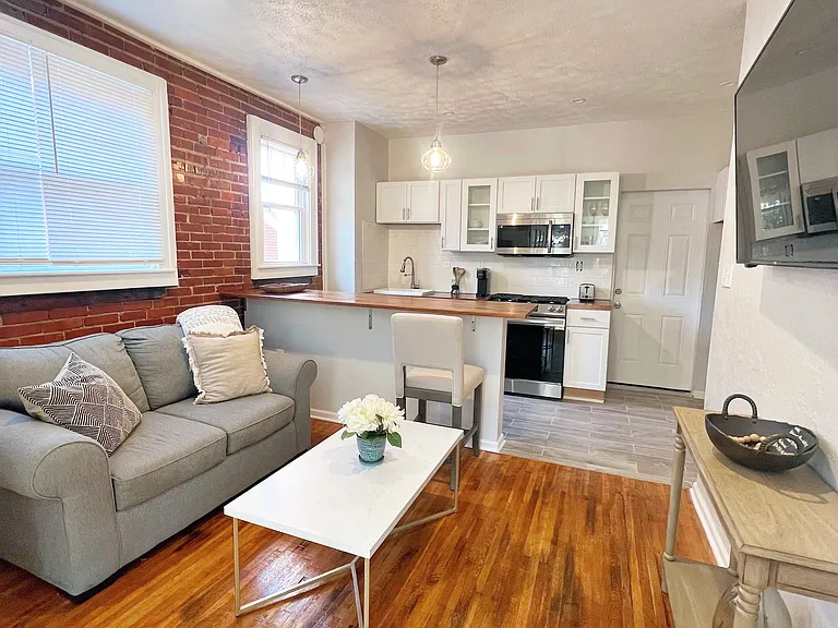 938 13th Ave #1 — Photo 4