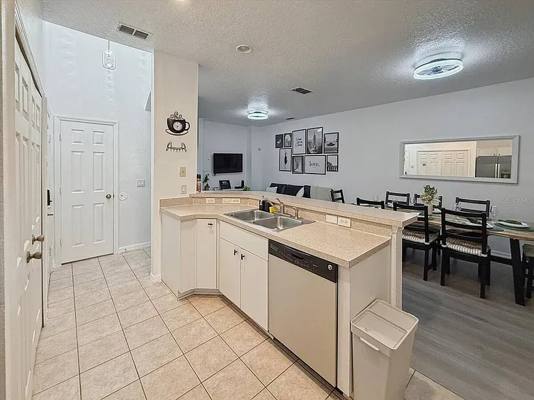 1302 S Beach Cir — Photo 7