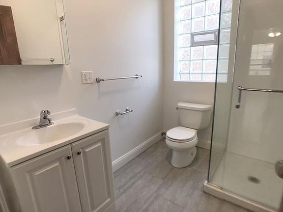 5th image of 2022 W Foster Ave #2A
