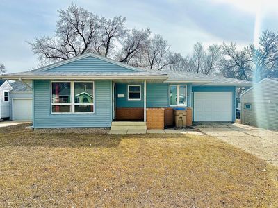 416 21st St NW, Minot, ND, 58703