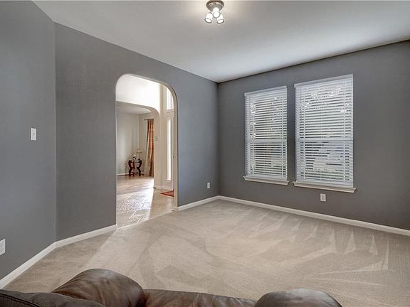 5th image of 1212 Laurel Oak Trl