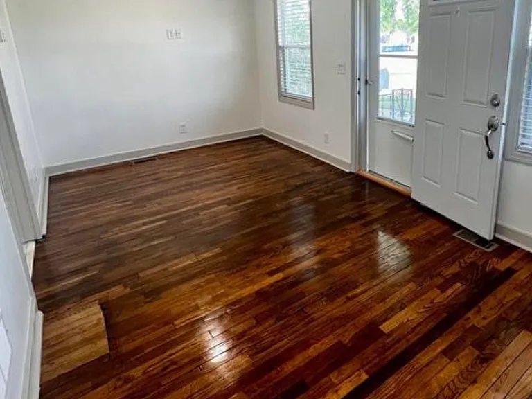 332 S Adams St — Photo 2