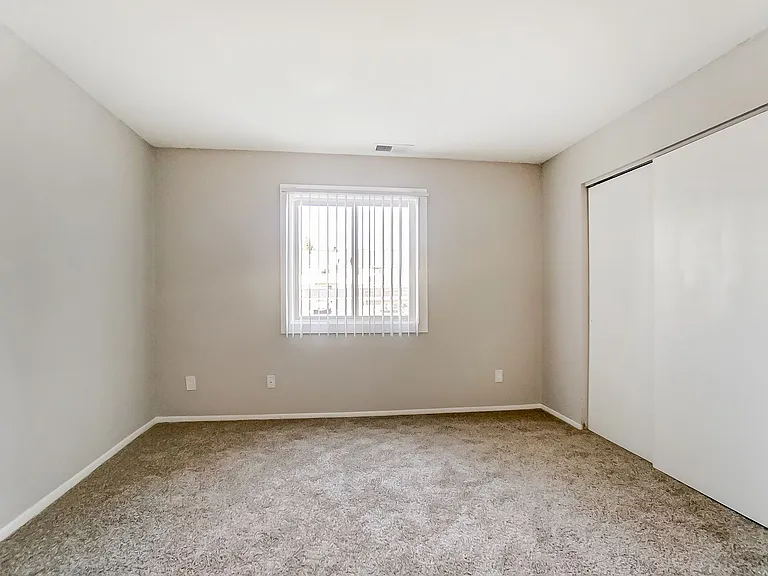 Coventry Court West Apartments — Photo 16