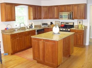 306 Island Ln, Egg Harbor Township, NJ 08234