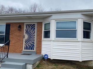 10005 Lower River Rd, Louisville, KY 40272