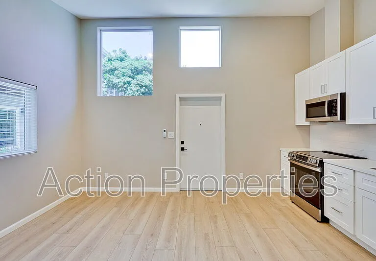 370 Camille Ct — Photo 3