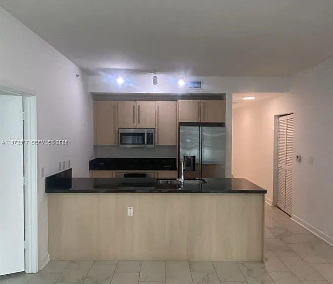 1111 SW 1st Ave #2016 — Photo 2