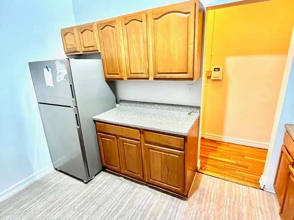 2234 Ocean Avenue image 5 of 9