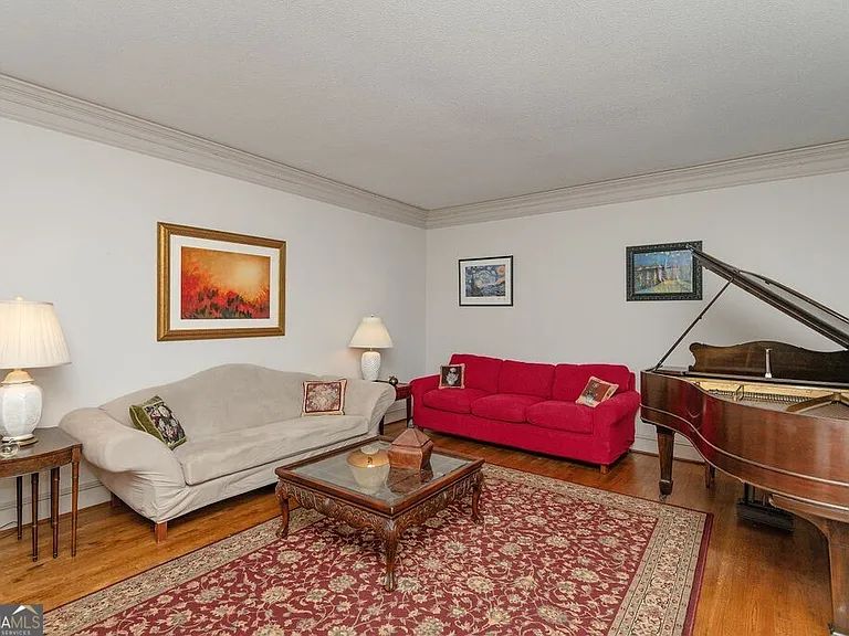 10315 Crescent Ridge Dr — Photo 3