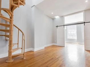 35 S 3rd St #5, Philadelphia, PA 19106