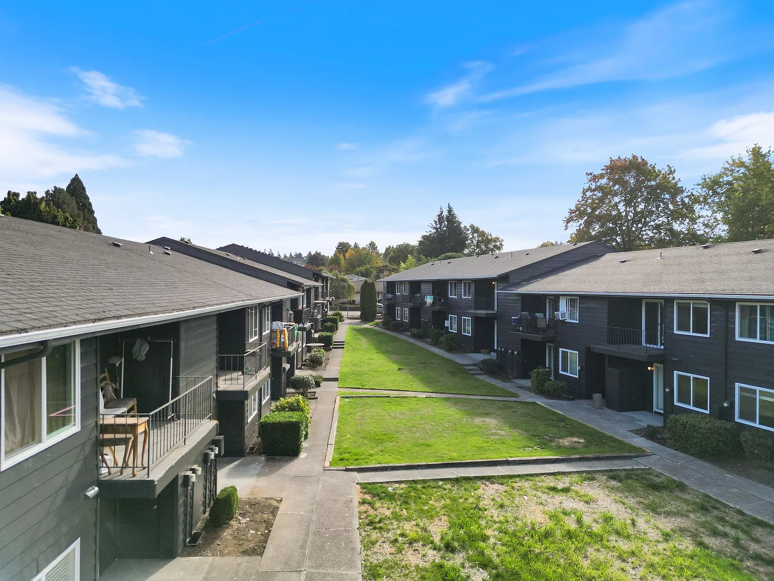 Sandy Terrace Apartments — Photo 2