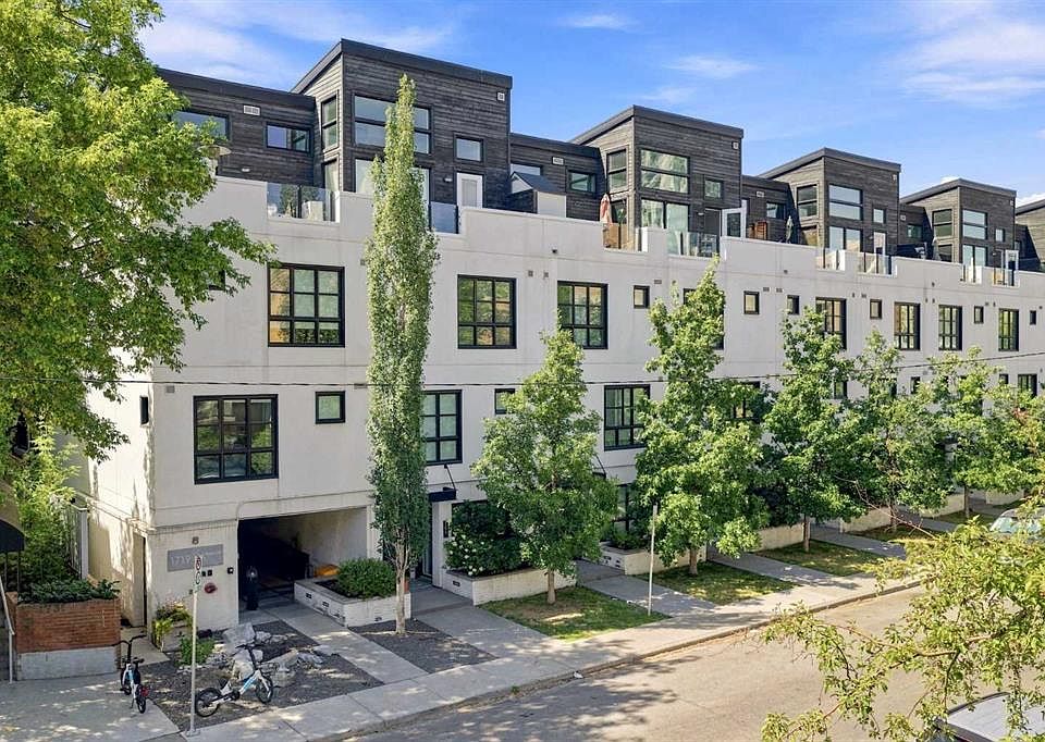 1st image of 1719 E 9a St SW #433