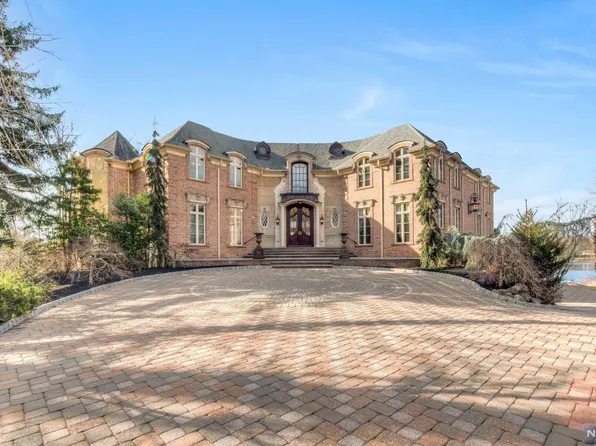 1002 Dogwood Trl, Franklin Lakes, NJ 07417