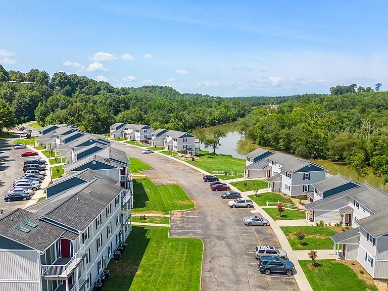 Riverview Apartments — Photo 33