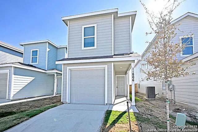 3 bed, 2.5 bath, 1189 sqft, $1,300 — Photo 1