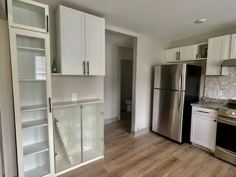 1304 Hawthorne St — Photo 4