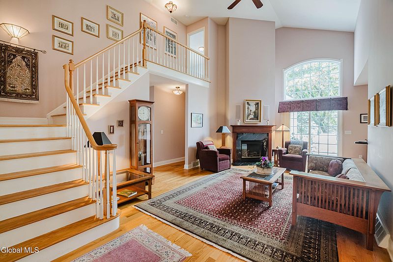 4th image of 27 Cheshire Way