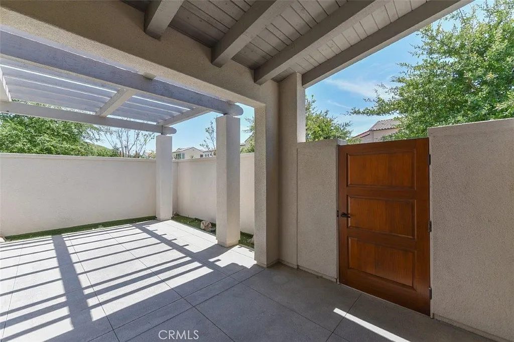4 bed, 1851 sqft, $5,100 — Photo 4