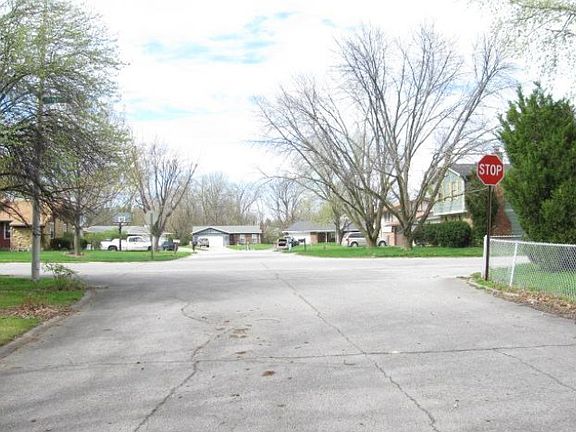 3rd image of 4430 Greenmeadow Ct