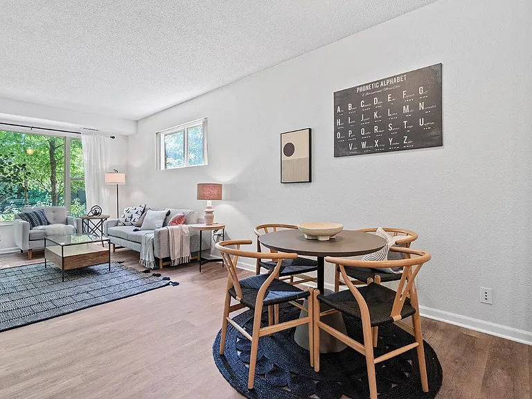 808 Berry Place — Photo 4