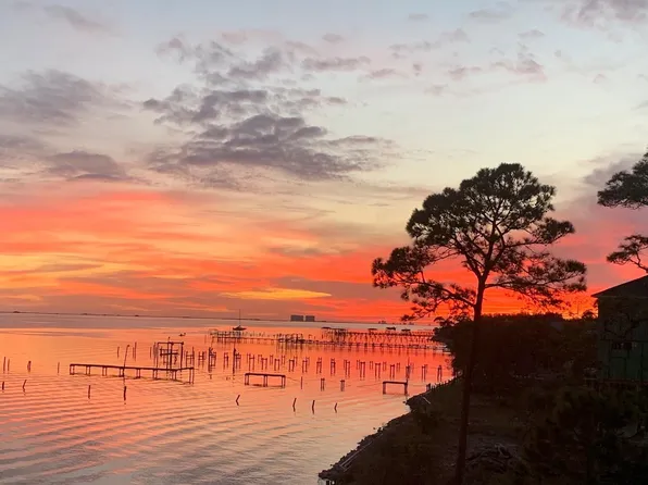 5539 Soundside Dr #14, Gulf Breeze, FL 32563