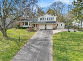 3348 Oak Hollow Dr SE, Grand Rapids, MI 49546