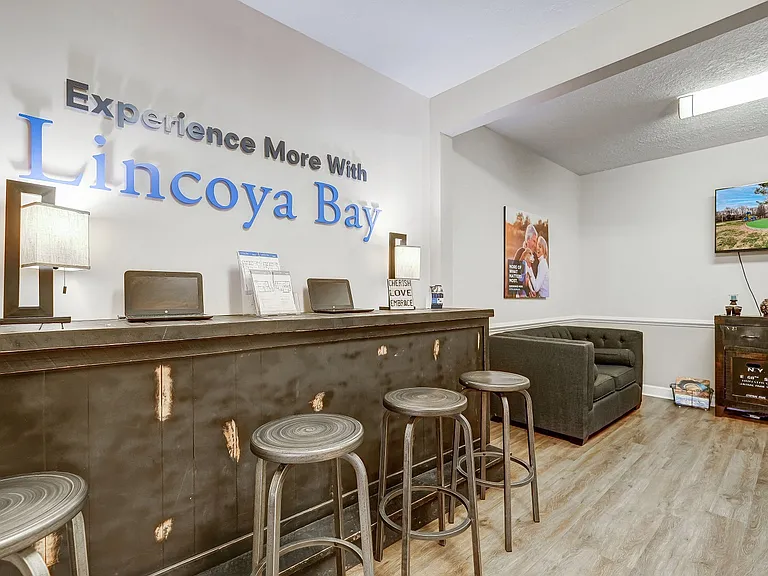 Lincoya Bay Apartments and Townhomes — Photo 18