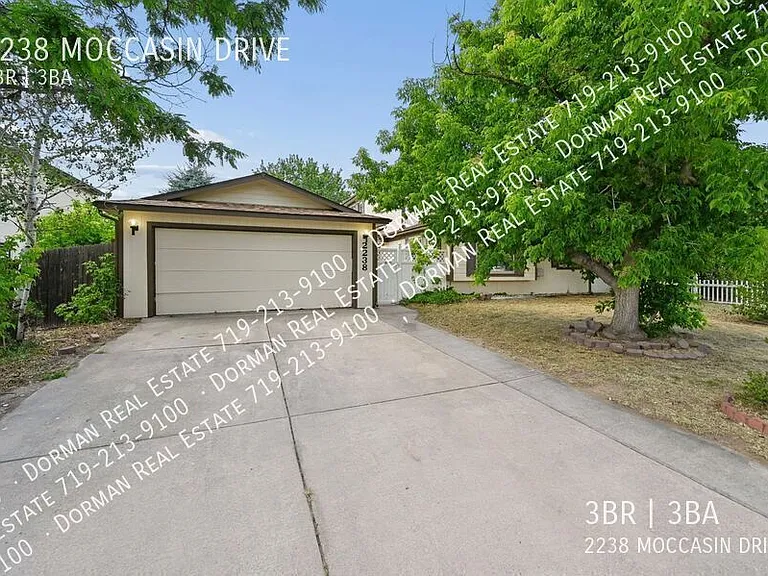 2238 Moccasin Pass — Photo 1