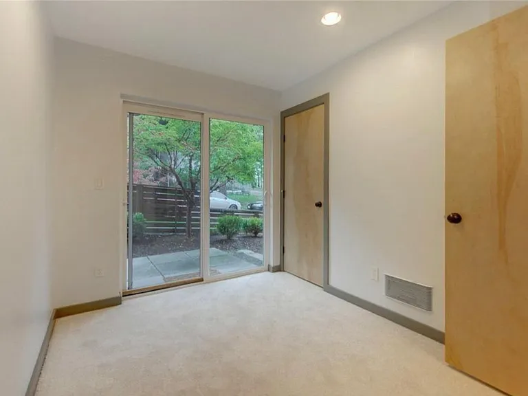 Pasadena Pl NE — Photo 17