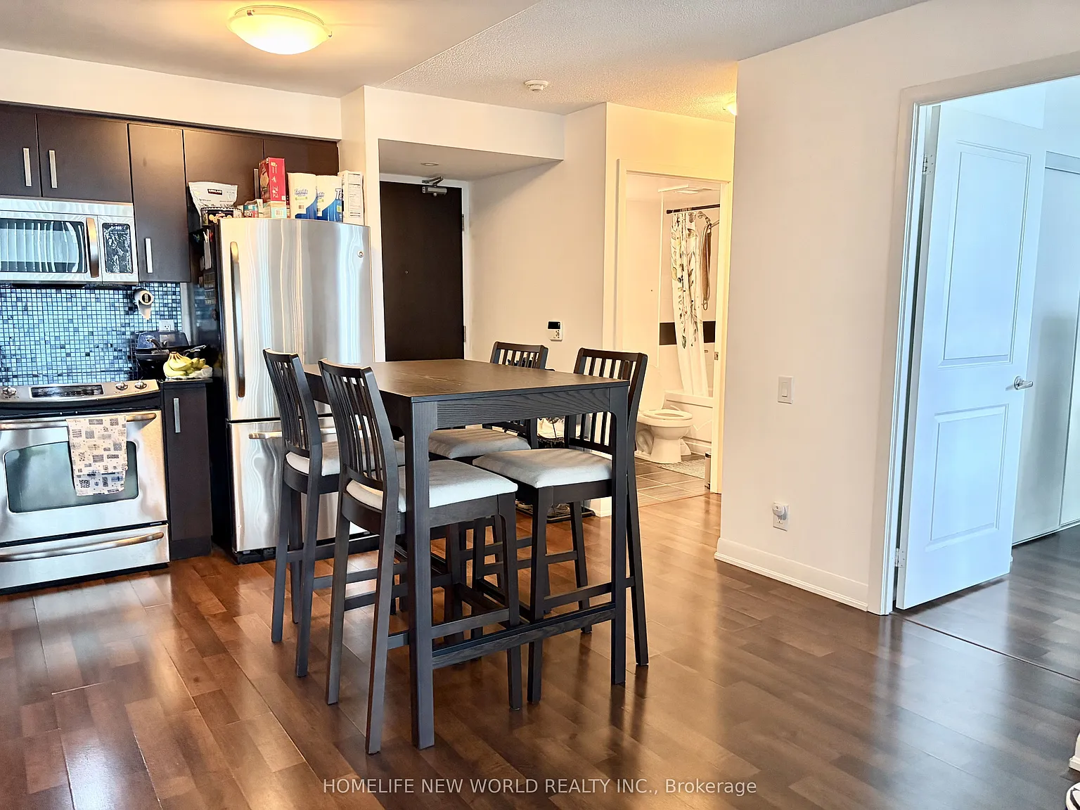 Savvy Condos — Photo 2