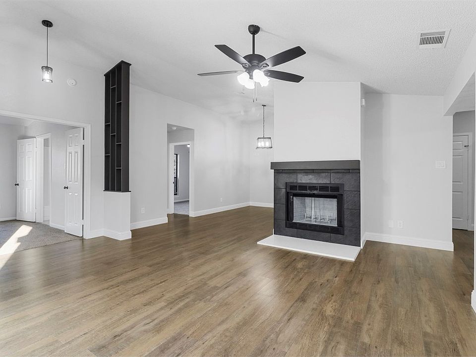 1st image of 4222 Phoenix Dr