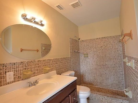 5th image of 5821 NW 18th Ct