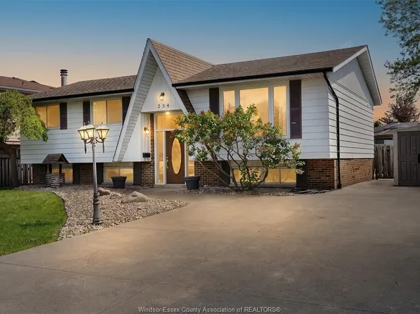 254 Terra Lou Dr, Lakeshore, ON N8L 0L7