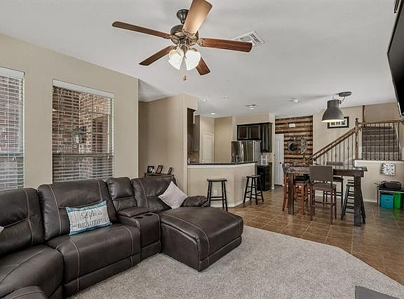 2nd image of 1016 Grace Ln