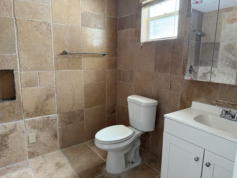 1751 NW 34th Ave — Photo 20