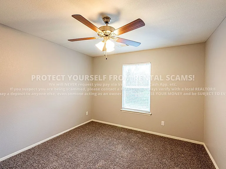 1374 N Corsica Dr — Photo 11