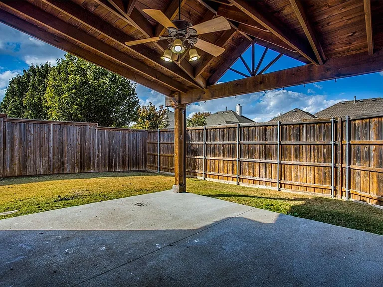 1627 Summerfield Dr — Photo 20