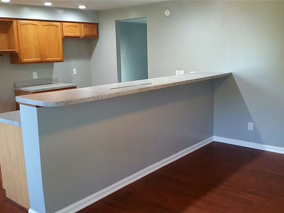 4th image of 7969 S Harbor Dr