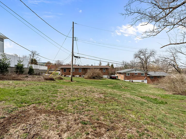 945 Ohlman Ave — Photo 33