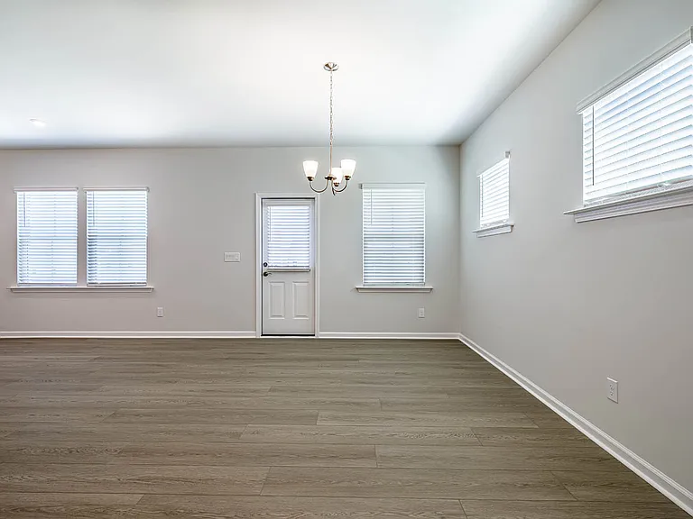 1400 Hollyview Ave — Photo 15