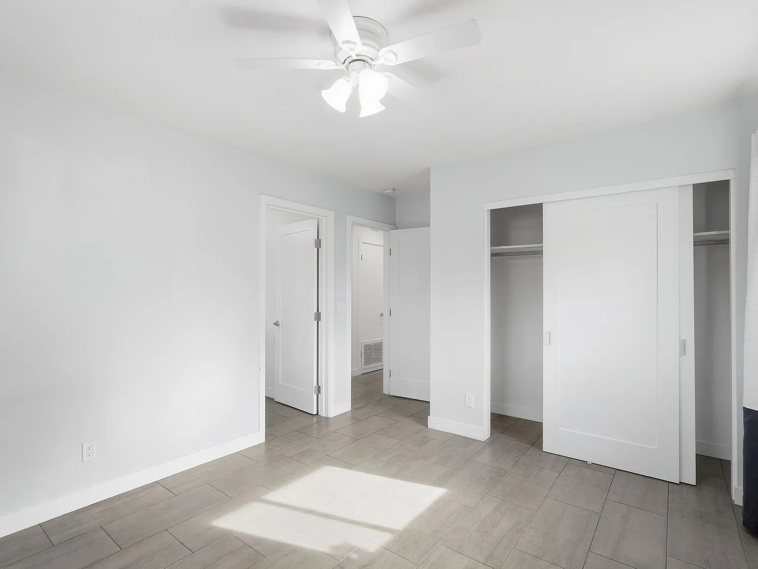 4 bed, 2177 sqft, $5,000 — Photo 2