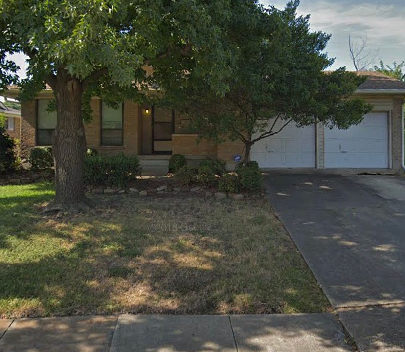 1st image of 2220 Bayberry Dr