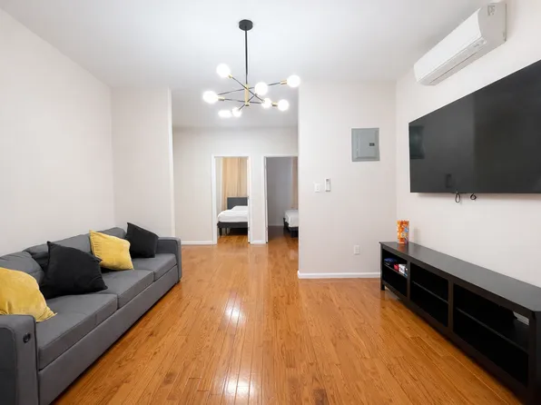 646 Rogers Avenue image 1 of 9