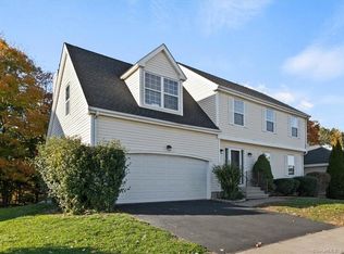 65 W Wynd Ter, Middletown, CT 06457