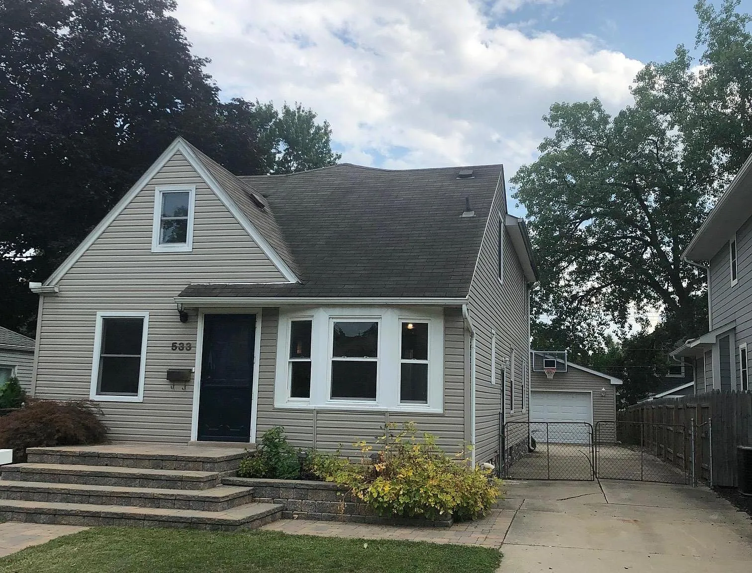 533 Walnut Ave — Photo 1